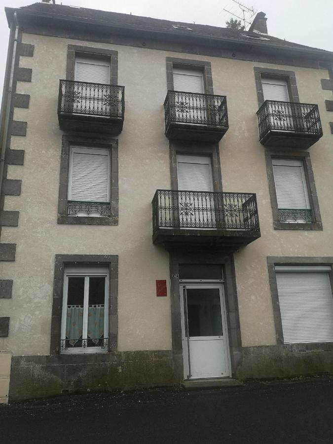 Appartement Idealement Situe Le Mont-Dore Exterior photo